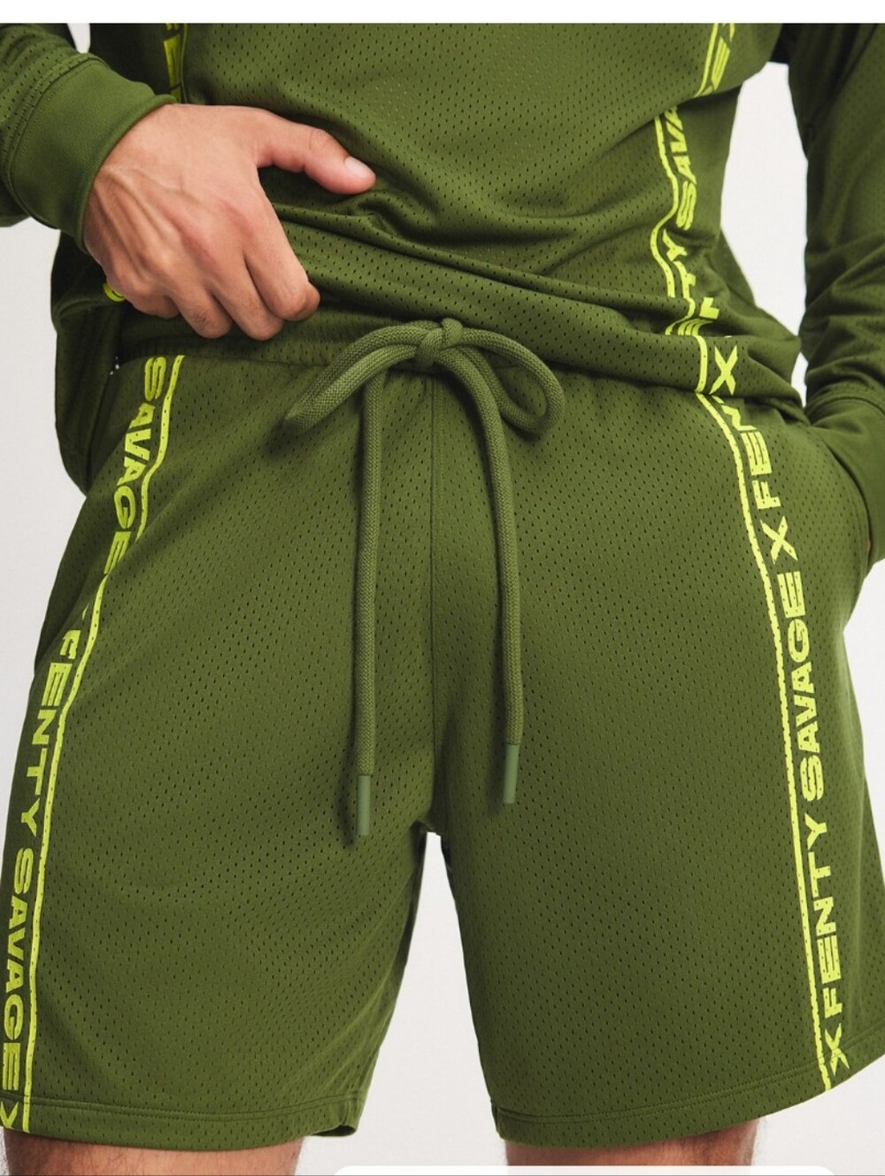 Savage X Fenty Mesh Basketball Shorts Olive Green Scene Easy RiderSize 2XL